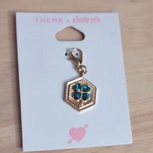 Theme X Claire's Shamrock Clover Green Crystal Gold Emblem Charm